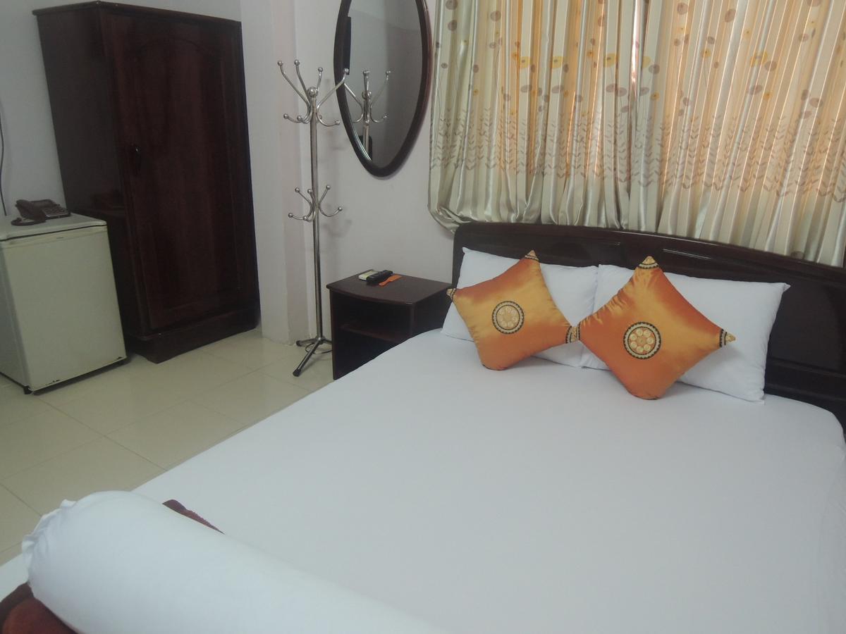 Khach San Tu Anh Hotell Hà Tiên Exteriör bild